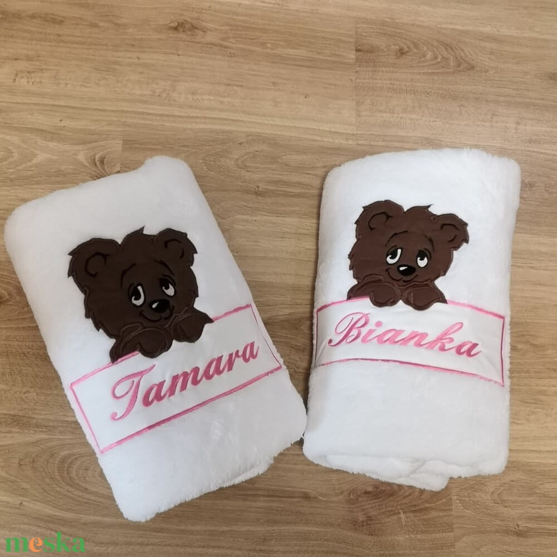 Macis névtáblás hímzett Ovis pléd/takaró - Wellsoft (Cosy Fleece) - otthon & életmód - babaszoba, gyerekszoba - babatakaró, gyerek pléd - Meska.hu Macis névtáblás hímzett Ovis pléd/takaró - Wellsoft (Cosy Fleece) - otthon & életmód - babaszoba, gyerekszoba - babatakaró, gyerek pléd - Meska.hu