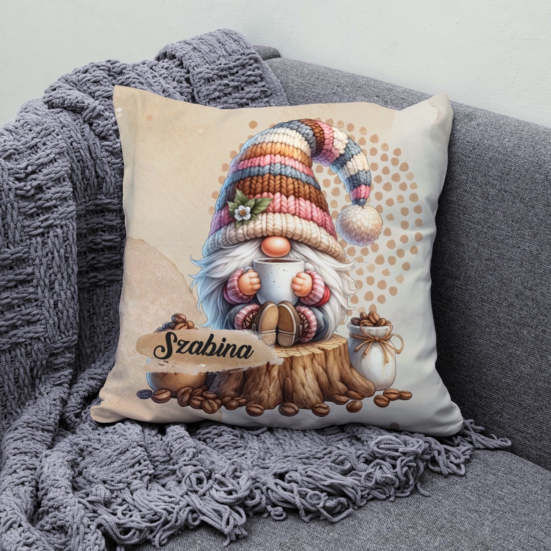 Névvel kérhető - Kávés manó csüccs mintás párna - otthon & életmód - lakástextil - párna & párnahuzat - díszpárna (belsővel együtt) - Meska.hu