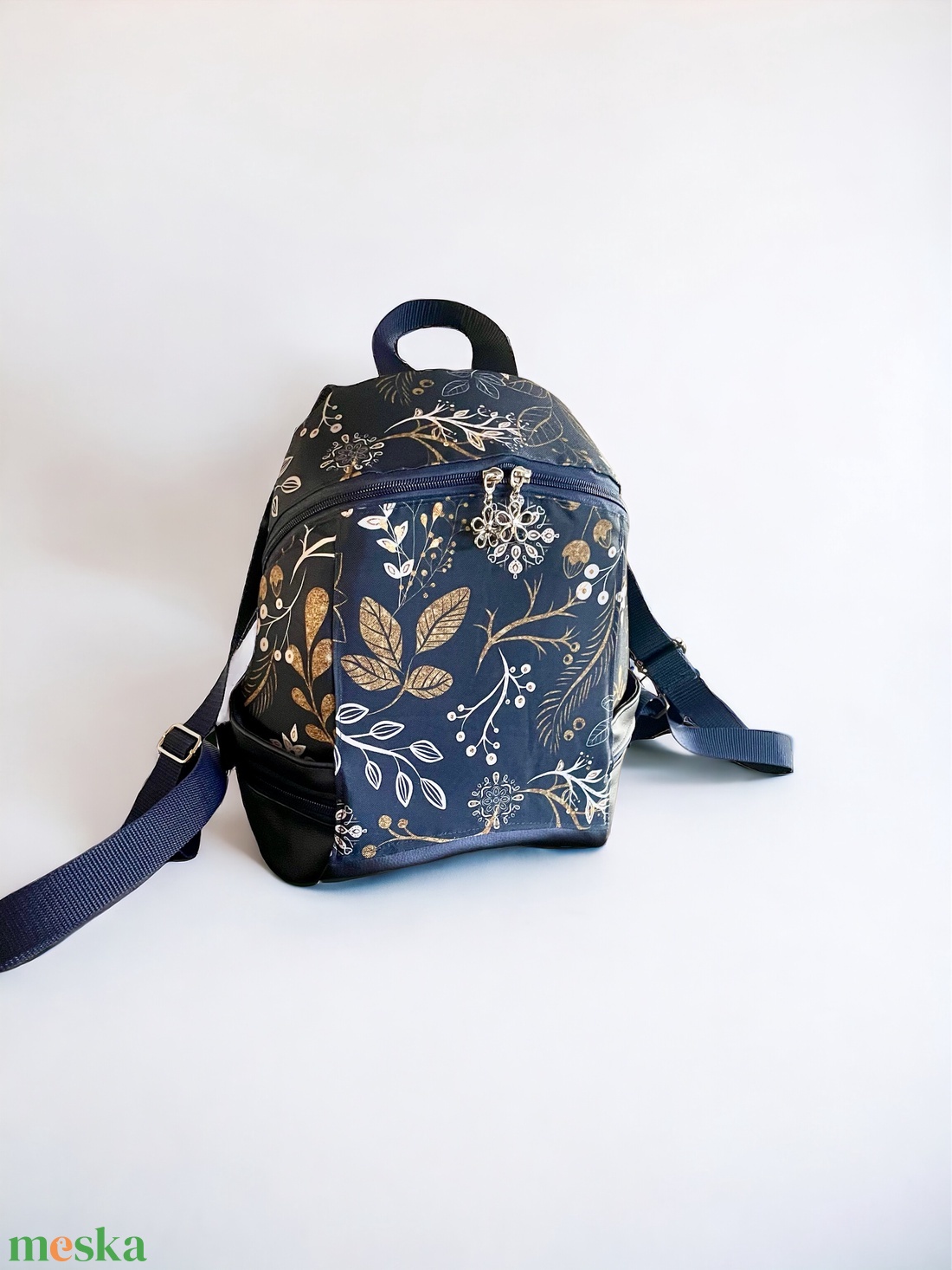 Cuki hátizsák gyönyörű virágmotívummal  - táska & tok - hátizsák - kishátizsák - Meska.hu