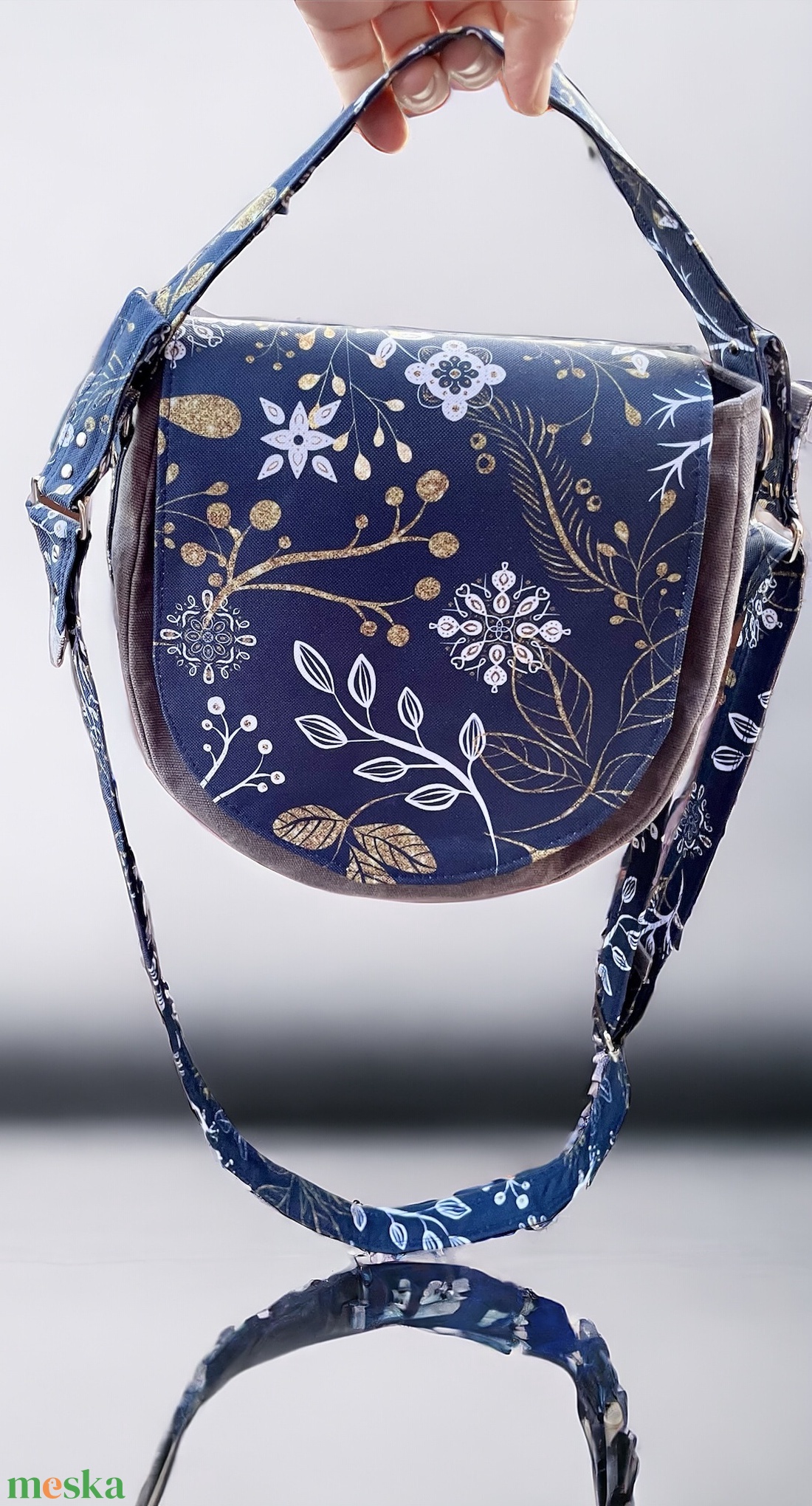 Vagány, de mégis nőies fazonú válltáska/crossbody - táska & tok - kézitáska & válltáska - kézitáska - Meska.hu