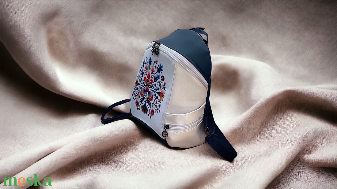 Cuki hátizsák felnőttnek vagy gyereknek egyaránt  - táska & tok - hátizsák - kishátizsák - Meska.hu