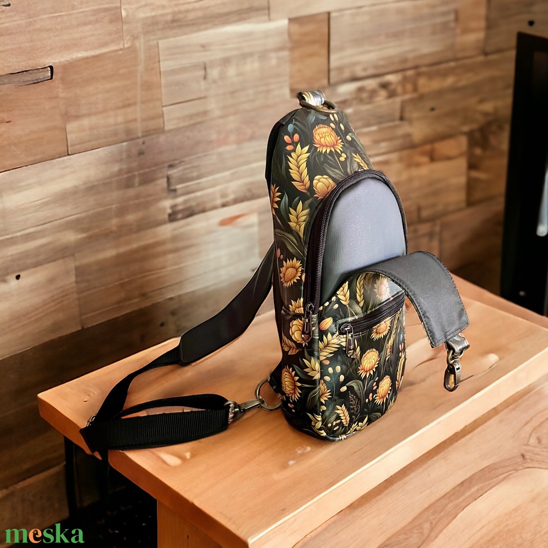 Csepp alakú slingbag - táska & tok - övtáska - Meska.hu