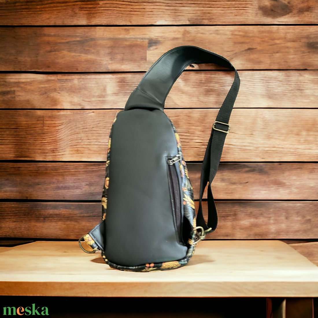 Csepp alakú slingbag - táska & tok - övtáska - Meska.hu