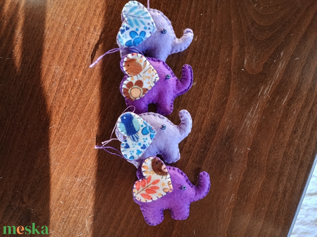 Lila elefánt csorda - otthon & életmód - dekoráció - fali és függő dekoráció - függődísz - Meska.hu