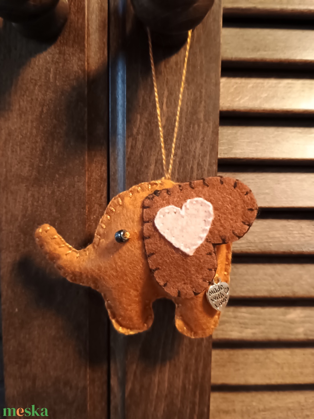 Apró elefánt pár szívecskékkel - otthon & életmód - dekoráció - fali és függő dekoráció - függődísz - Meska.hu