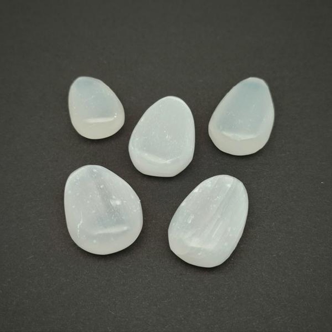 25/30mm Szelenit csepp - kellékek & szerszámok - ásvány alapanyag - marokkő - Meska.hu 25/30mm Szelenit csepp - kellékek & szerszámok - ásvány alapanyag - marokkő - Meska.hu