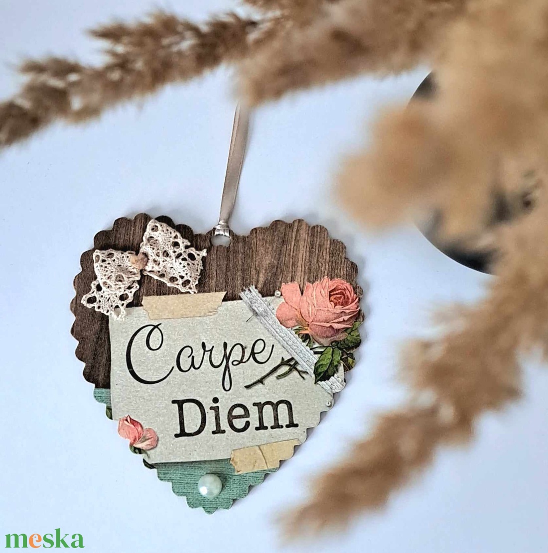 Fodros szívtábla - Carpe Diem - otthon & életmód - dekoráció - fali és függő dekoráció - függődísz - Meska.hu Fodros szívtábla - Carpe Diem - otthon & életmód - dekoráció - fali és függő dekoráció - függődísz - Meska.hu