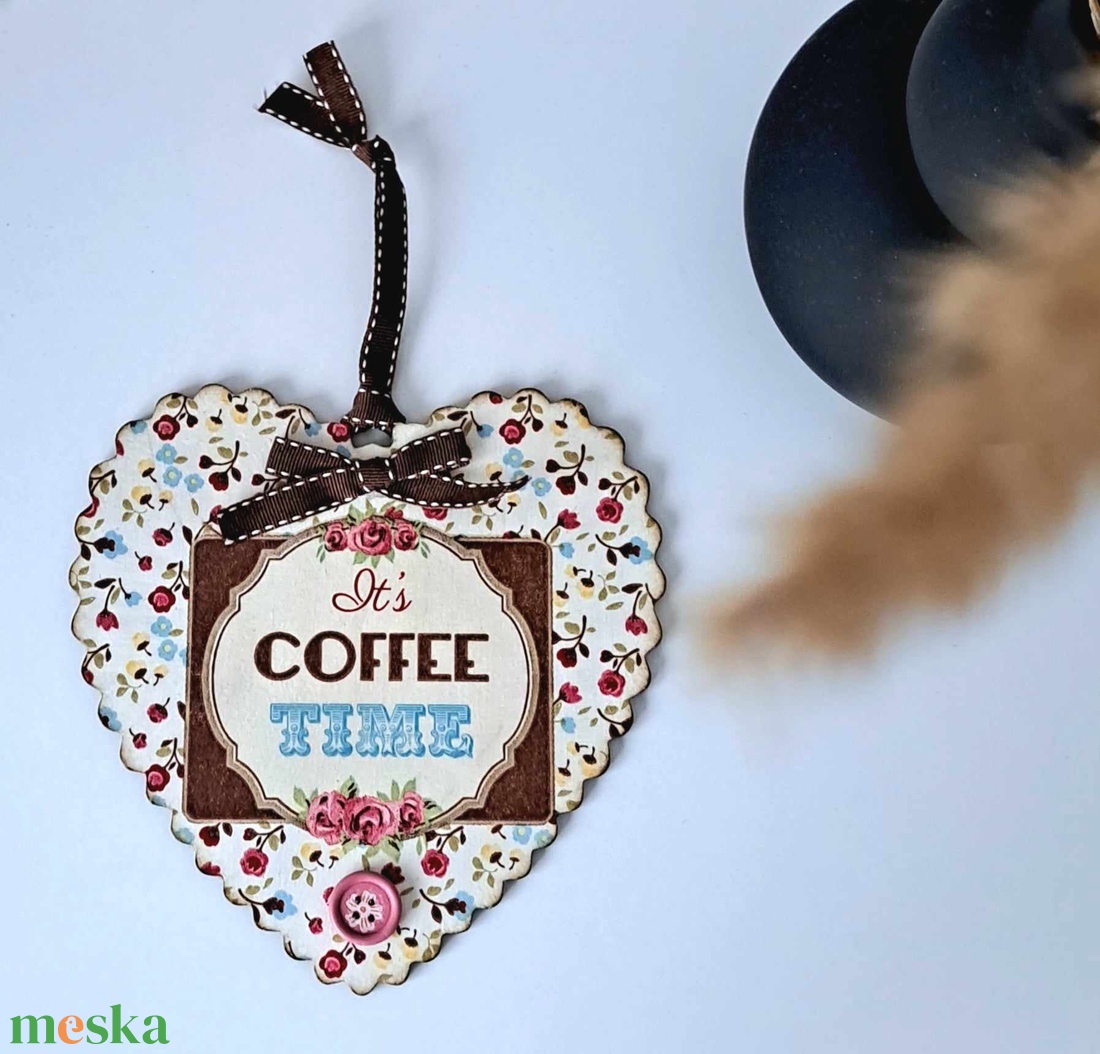 Fodros szívtábla - It's coffee time - otthon & életmód - dekoráció - fali és függő dekoráció - függődísz - Meska.hu Fodros szívtábla - It's coffee time - otthon & életmód - dekoráció - fali és függő dekoráció - függődísz - Meska.hu