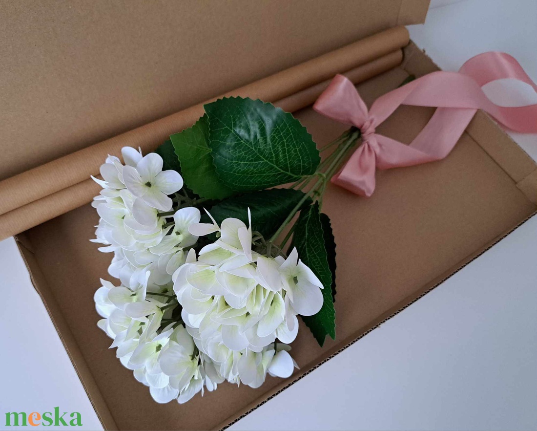 Hortenzia csokor 5 szálas, fehér - kellékek & szerszámok - vegyes alapanyag - egyéb alapanyag - Meska.hu Hortenzia csokor 5 szálas, fehér - kellékek & szerszámok - vegyes alapanyag - egyéb alapanyag - Meska.hu