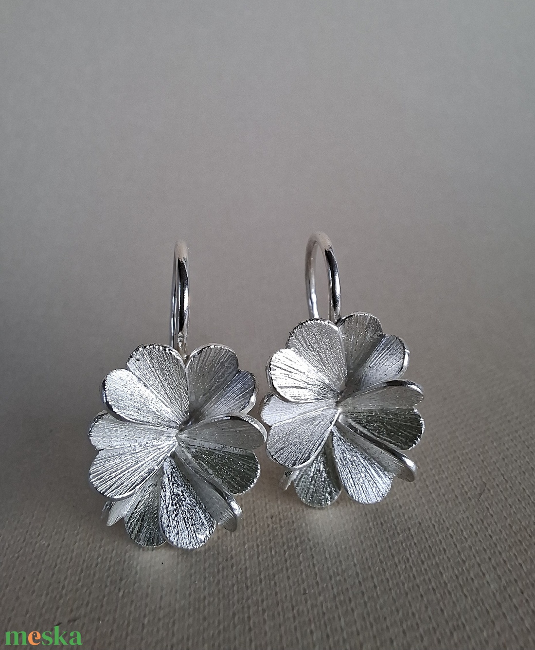 Minimalista virág alakú ezüst ékszerszett - ékszer - ékszerszett - Meska.hu