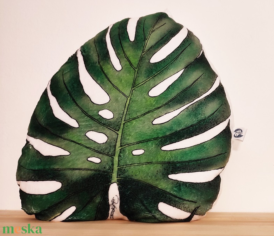 Monstera formapárna, sötétzöld hátoldallal - otthon & életmód - lakástextil - párna & párnahuzat - Meska.hu Monstera formapárna, sötétzöld hátoldallal - otthon & életmód - lakástextil - párna & párnahuzat - Meska.hu