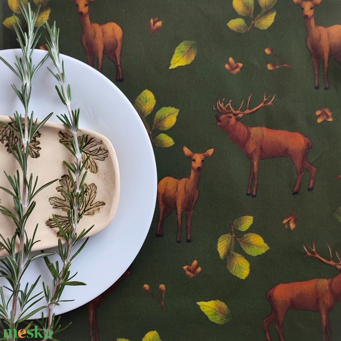 Asztali futó - VADVILÁG - szarvasbőgés, zöld- nagy méret - otthon & életmód - lakástextil - abrosz, terítő - étkezőabrosz - Meska.hu