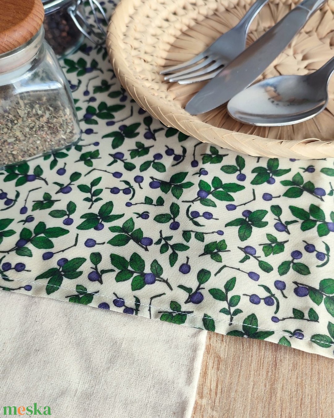 Asztali futó - áfonya, beige színben - nagy méret - otthon & életmód - lakástextil - abrosz, terítő - étkezőabrosz - Meska.hu