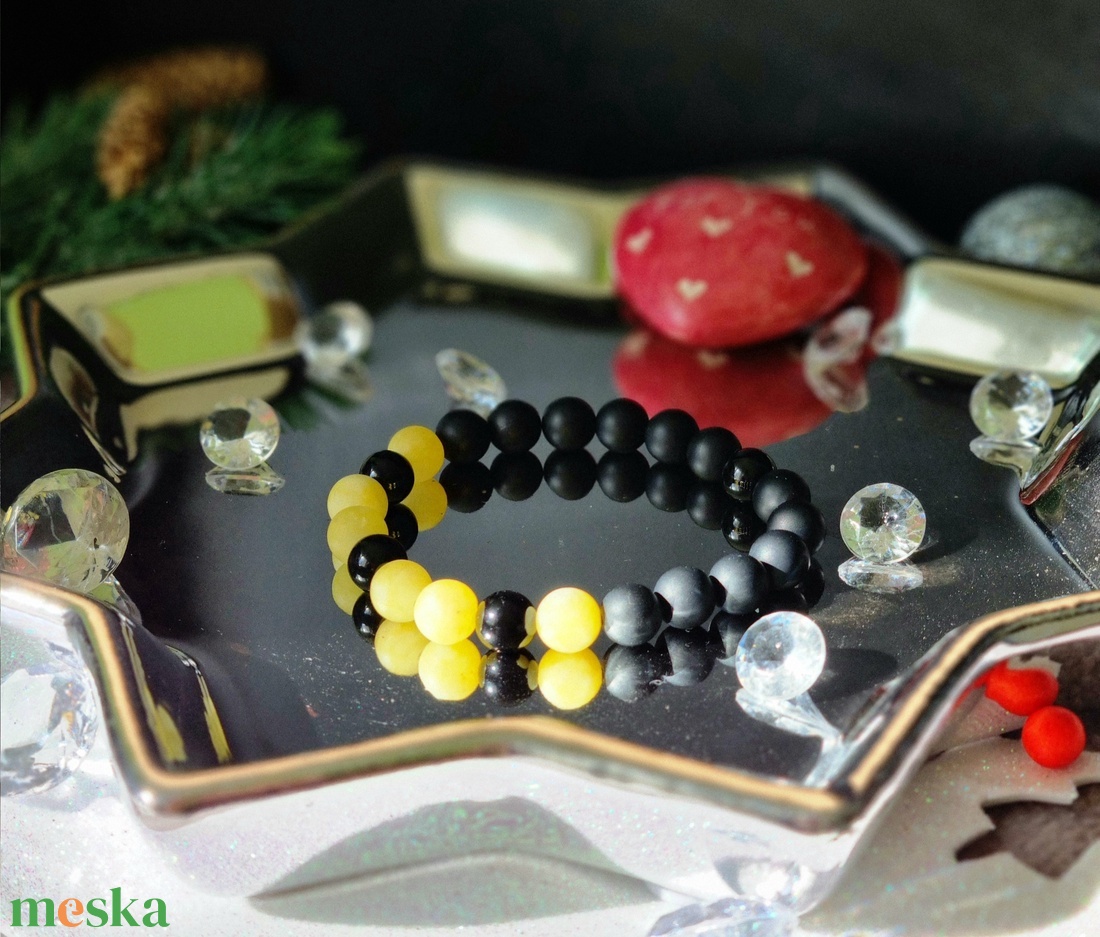 Fényes - matt ónix és matt sárga jáde karkötő  - ékszer - karkötő - ásványkarkötő - Meska.hu