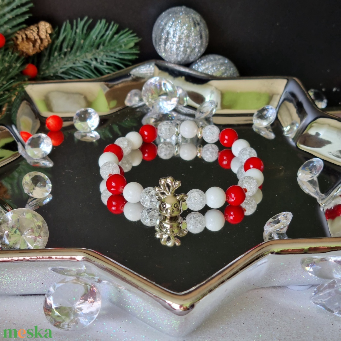 Hegyikristály, tejszín és festett portál jáde karkötő  - ékszer - karkötő - ásványkarkötő - Meska.hu