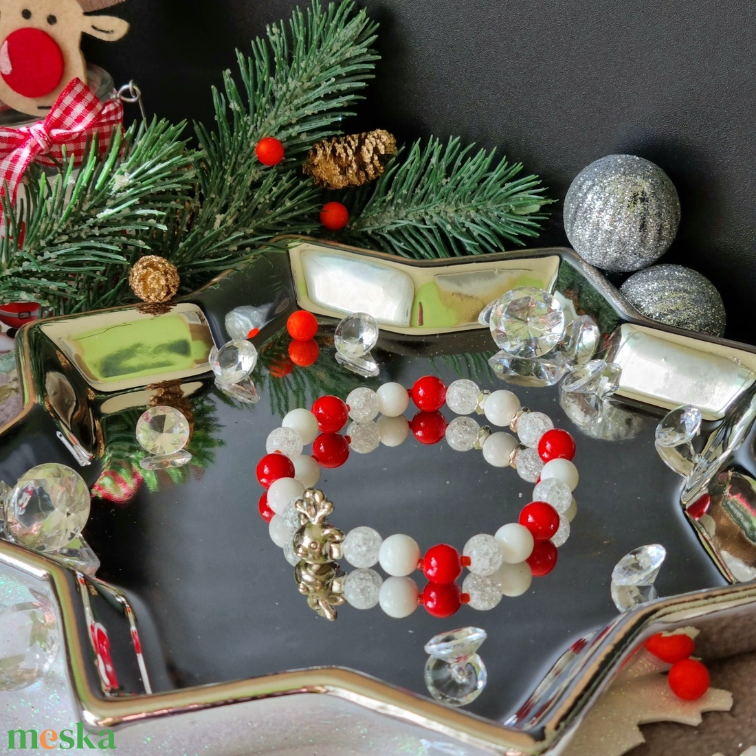 Hegyikristály, tejszín és festett portál jáde karkötő  - ékszer - karkötő - ásványkarkötő - Meska.hu