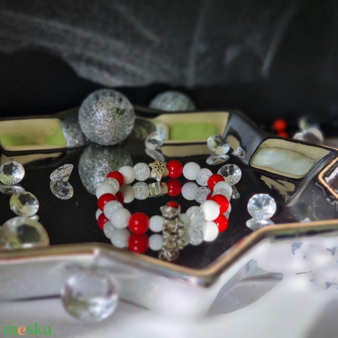 Mackós, hópelyhes gyermek karkötő  - ékszer - karkötő - ásványkarkötő - Meska.hu