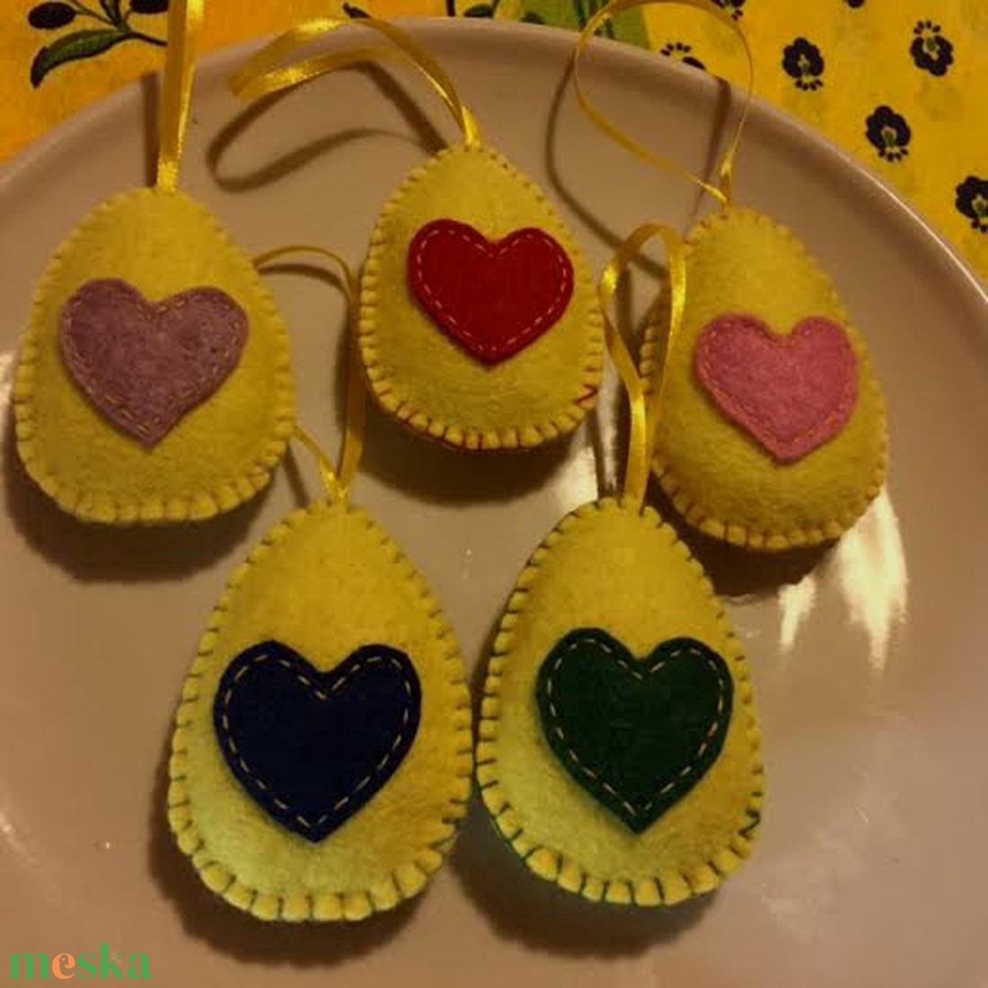 Gyapjú filc tojások (sárga) - otthon & életmód - dekoráció - asztal és polc dekoráció - asztaldísz - Meska.hu