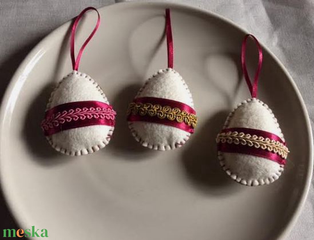 Sujtással díszített filc húsvéti tojások - otthon & életmód - dekoráció - fali és függő dekoráció - függődísz - Meska.hu Sujtással díszített filc húsvéti tojások - otthon & életmód - dekoráció - fali és függő dekoráció - függődísz - Meska.hu