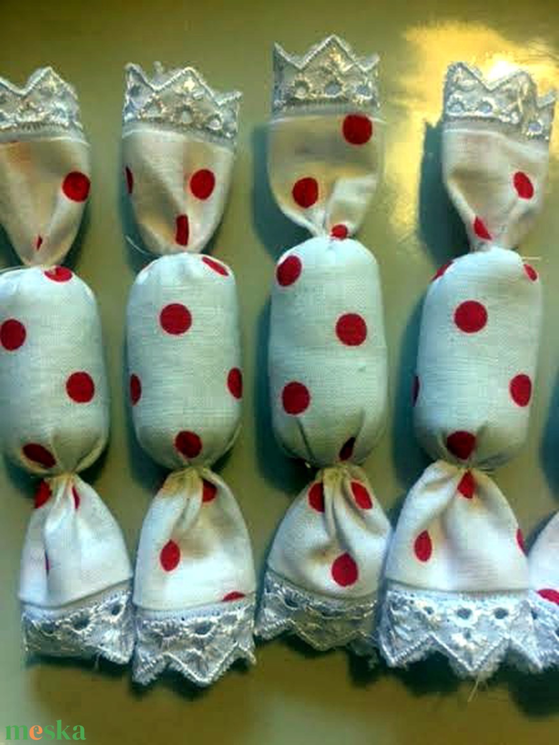 Piros pöttyös textil szaloncukor - karácsony - karácsonyi lakásdekoráció - karácsonyfadíszek - Meska.hu Piros pöttyös textil szaloncukor - karácsony - karácsonyi lakásdekoráció - karácsonyfadíszek - Meska.hu