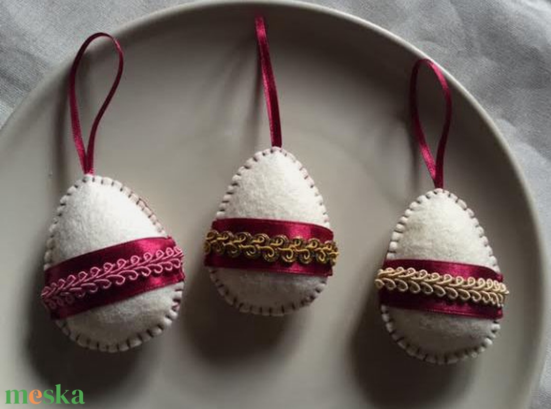 Sujtással díszített filc húsvéti tojások - otthon & életmód - dekoráció - fali és függő dekoráció - függődísz - Meska.hu Sujtással díszített filc húsvéti tojások - otthon & életmód - dekoráció - fali és függő dekoráció - függődísz - Meska.hu
