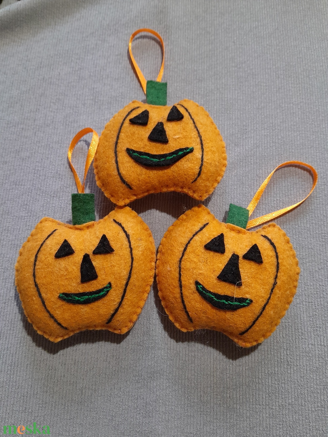 Őszi díszek, ( három halloveen tök) - otthon & életmód - dekoráció - halloween - halloweeni tök és lámpás - Meska.hu Őszi díszek, ( három halloveen tök) - otthon & életmód - dekoráció - halloween - halloweeni tök és lámpás - Meska.hu