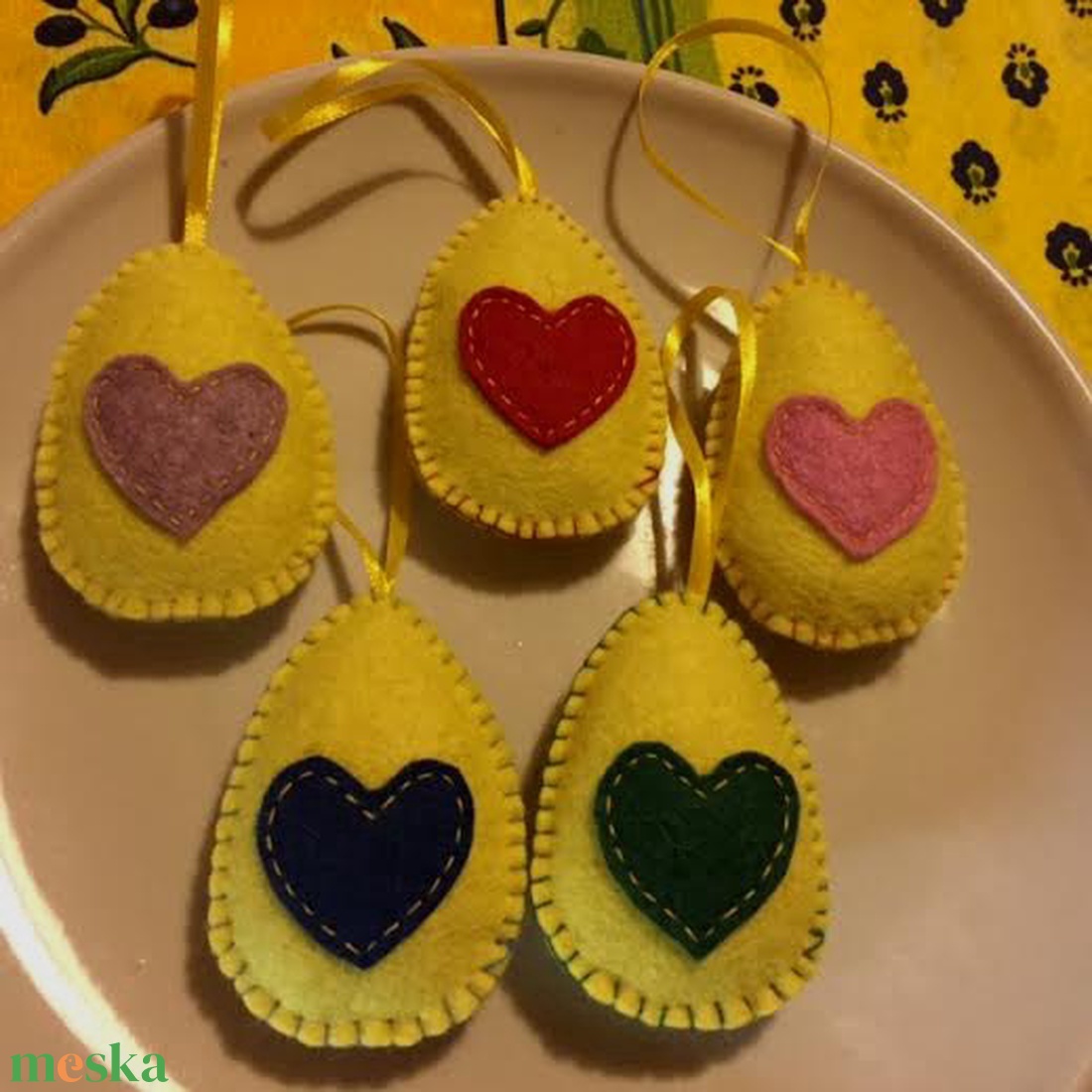 Gyapjú filc tojások (sárga) - otthon & életmód - dekoráció - asztal és polc dekoráció - asztaldísz - Meska.hu