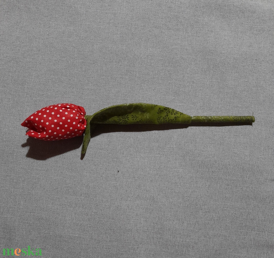 Textil tulipán ( pöttyös) - otthon & életmód - dekoráció - virágdísz és tartó - csokor & virágdísz - Meska.hu Textil tulipán ( pöttyös) - otthon & életmód - dekoráció - virágdísz és tartó - csokor & virágdísz - Meska.hu