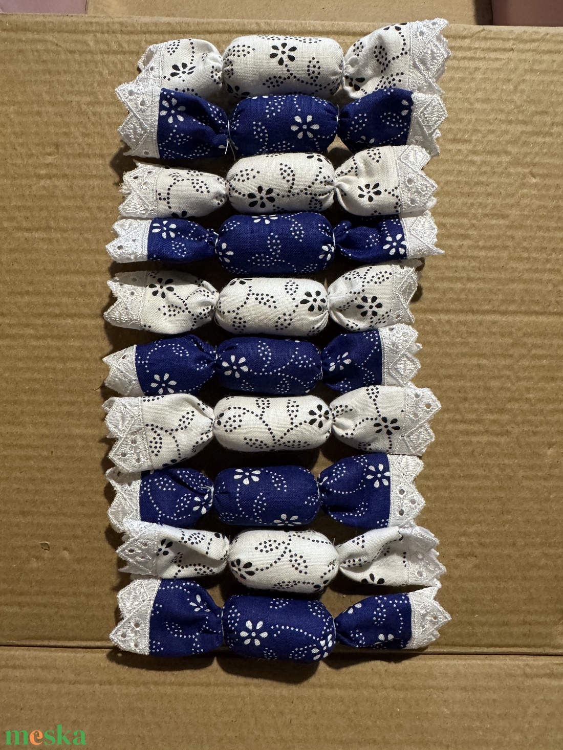 Kék - Fehér kékfestő textil szaloncukor (10db) - karácsony - karácsonyi lakásdekoráció - karácsonyfadíszek - Meska.hu