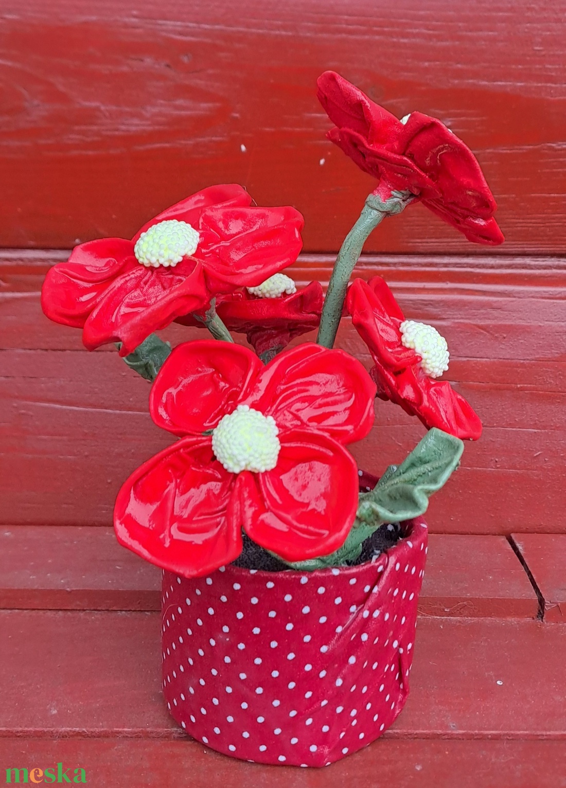 Kisvirágok pöttyös tartóban - otthon & életmód - dekoráció - virágdísz és tartó - csokor & virágdísz - Meska.hu