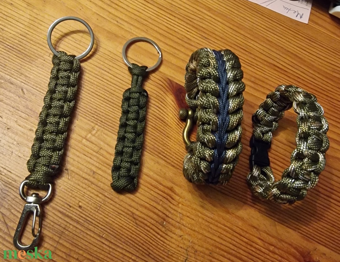 Terep szett két karkötő és két kulcstartó - ékszer - karkötő - fonott karkötő - Meska.hu