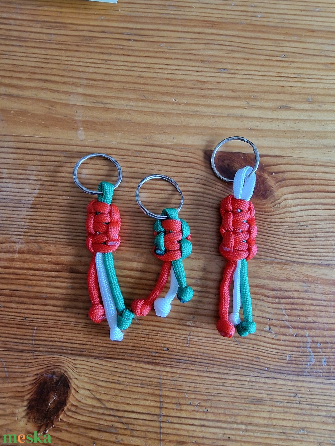 Nemzeti színű táskadísz, kulcstartó - táska & tok - kulcstartó & táskadísz - kulcstartó - Meska.hu
