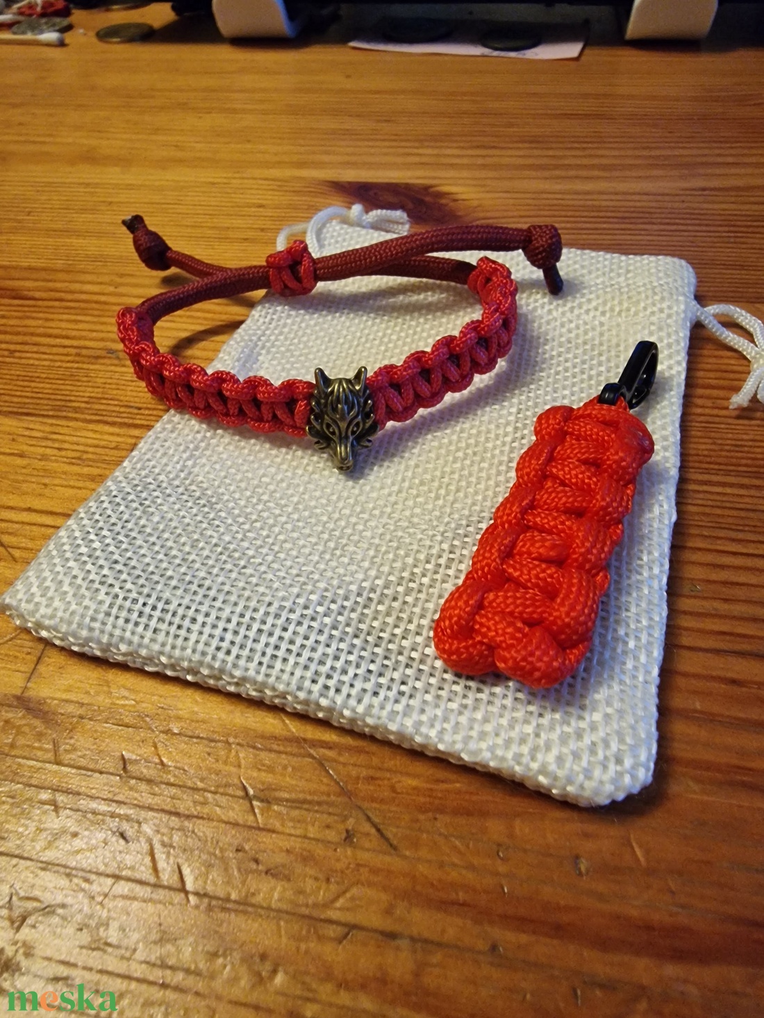 Farkas fejes karkötő és kulcstartó - ékszer - karkötő - fonott karkötő - Meska.hu