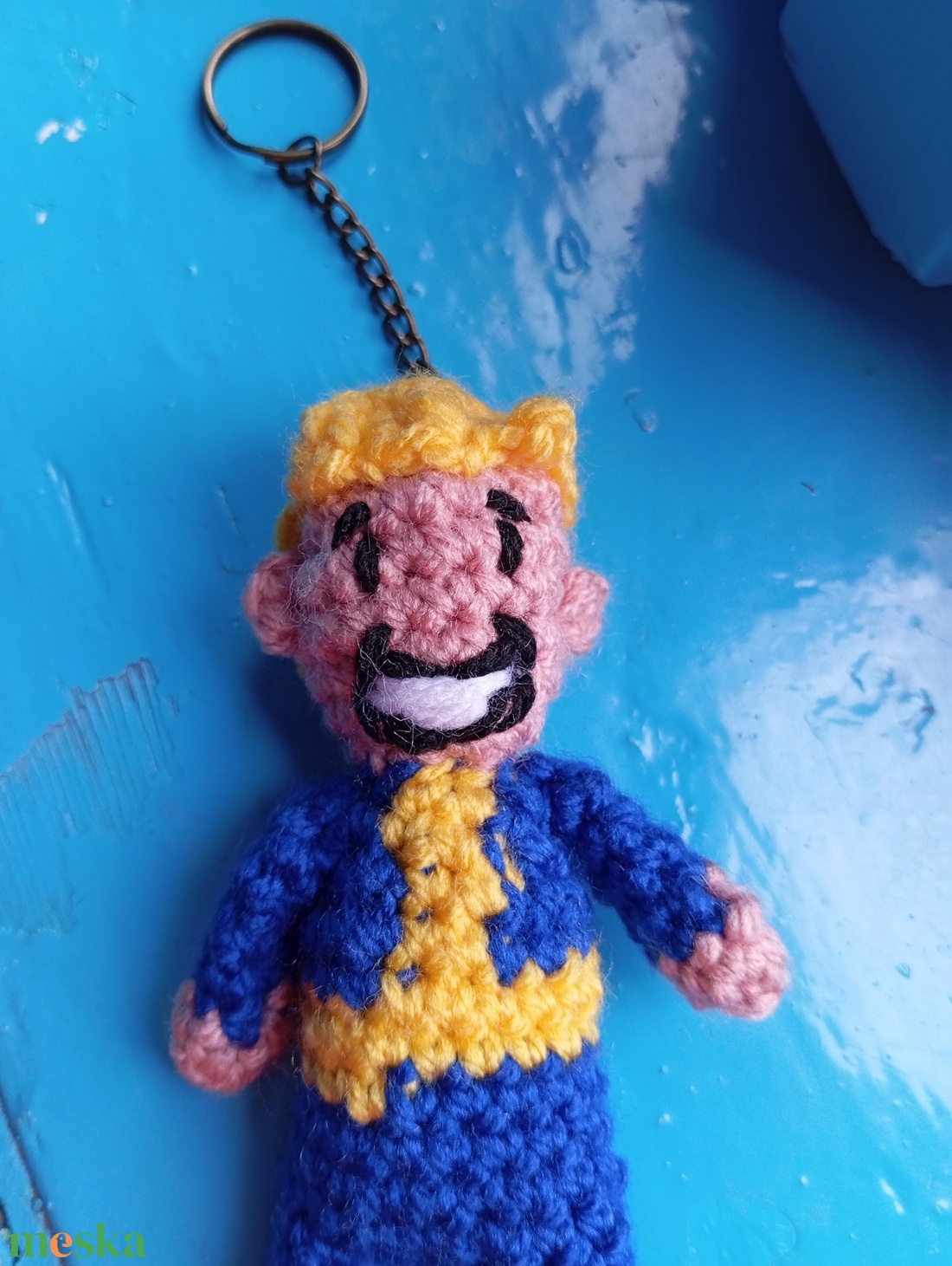 Horgolt vault boy kulcstartó - táska & tok - kulcstartó & táskadísz - kulcstartó - Meska.hu Horgolt vault boy kulcstartó - táska & tok - kulcstartó & táskadísz - kulcstartó - Meska.hu