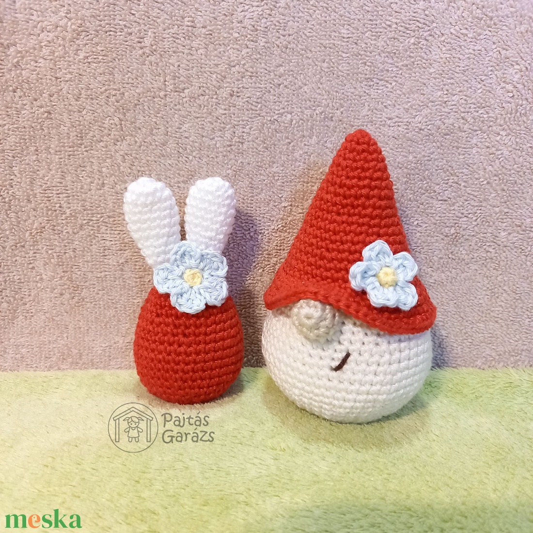Horgolt tavaszi manó és tojás - piros - otthon & életmód - dekoráció - dísztárgy - Meska.hu