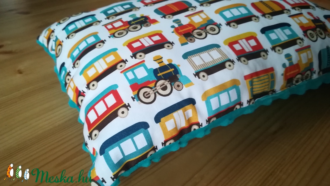 Vonatos párna kisfiúknak - otthon & életmód - lakástextil - párna & párnahuzat - Meska.hu