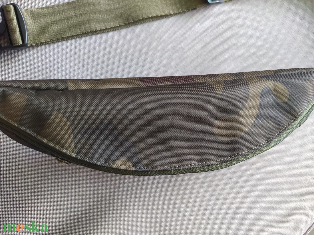 Terepmintás övtáska  - táska & tok - övtáska - Meska.hu