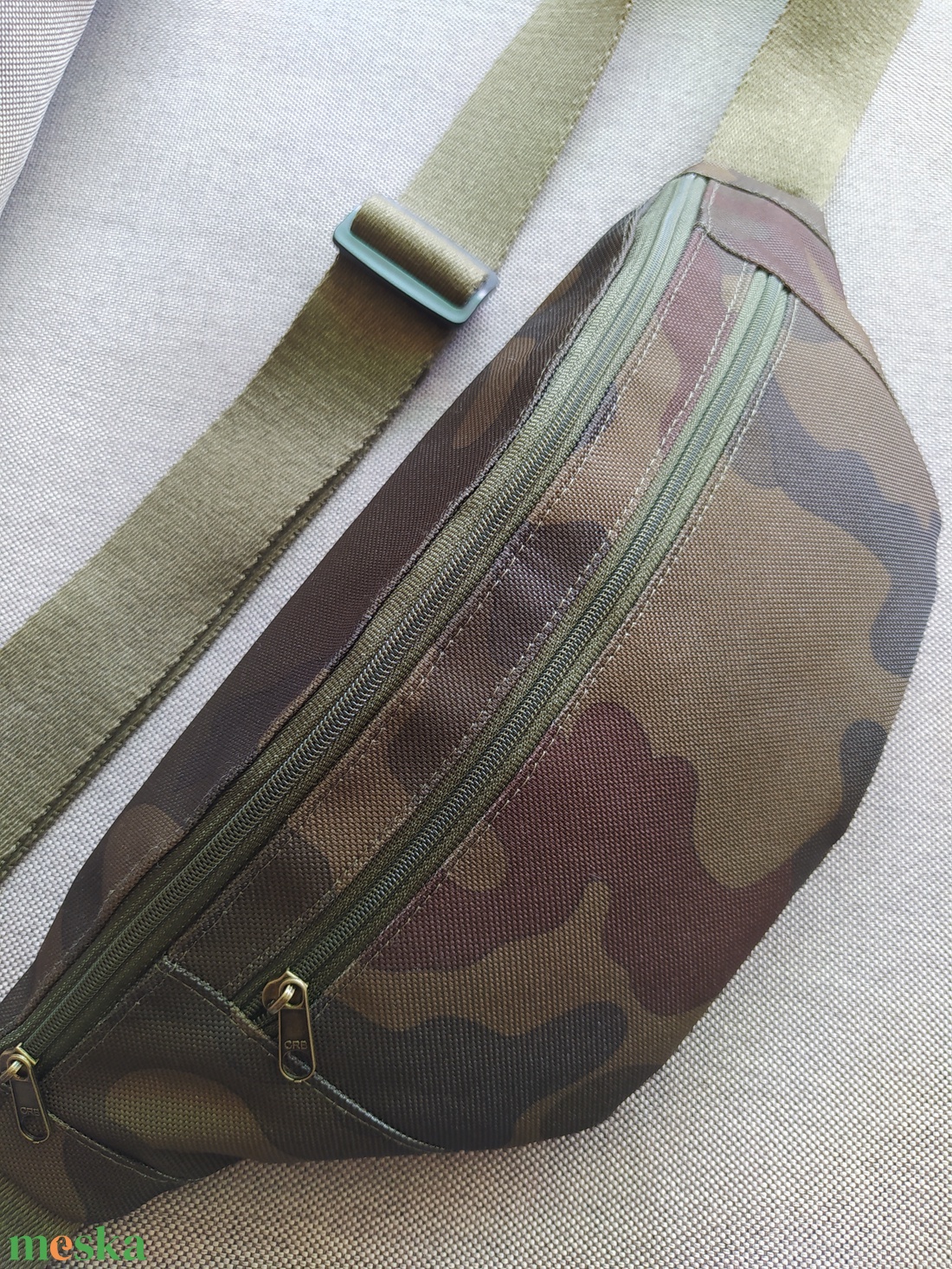 Terepmintás övtáska  - táska & tok - övtáska - Meska.hu