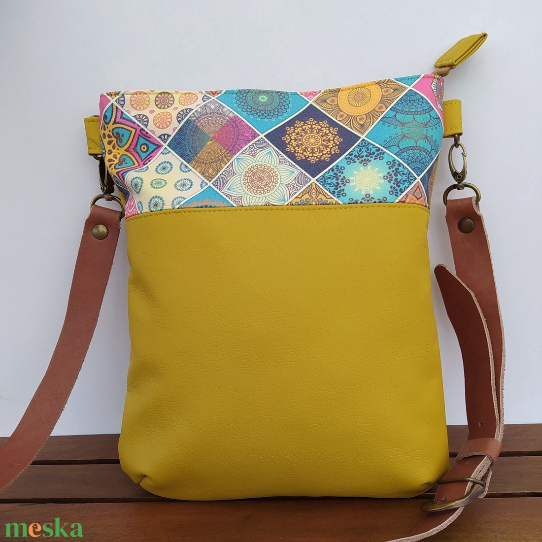 Mustársárga csempemintás válltáska  - táska & tok - kézitáska & válltáska - válltáska - Meska.hu