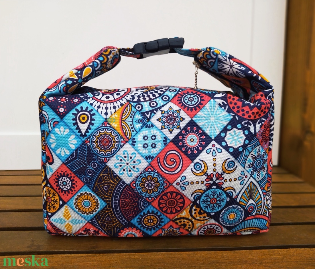 Kék csempemintás lunch bag - táska & tok - uzsonna- & ebéd tartó - ebéd tasak, doboz - Meska.hu Kék csempemintás lunch bag - táska & tok - uzsonna- & ebéd tartó - ebéd tasak, doboz - Meska.hu