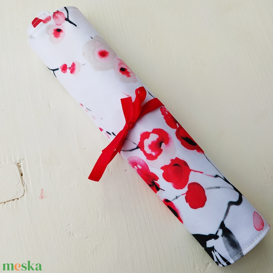 Piros virágos evőeszköztartó - táska & tok - uzsonna- & ebéd tartó - evőeszköz tartó - Meska.hu