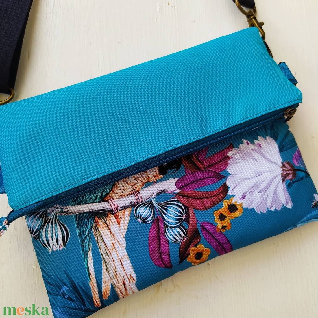 Türkiz virágos/madaras válltáska/övtáska - táska & tok - variálható táska - Meska.hu