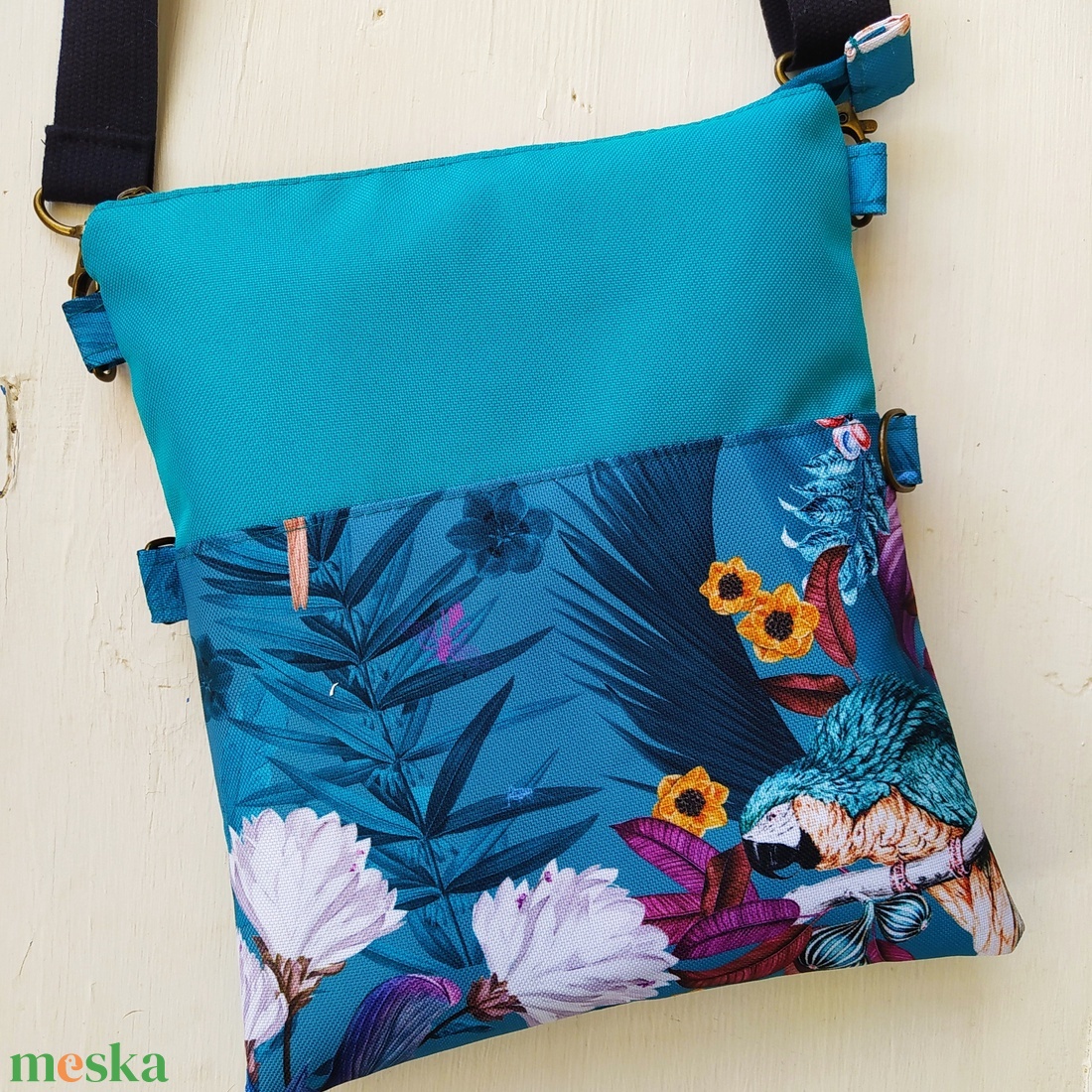 Türkiz virágos/madaras válltáska/övtáska - táska & tok - variálható táska - Meska.hu
