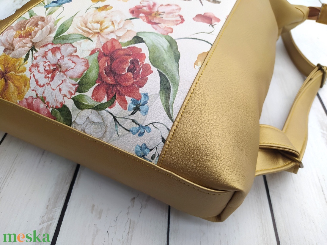 Arany virágos textilbőr hátizsák - táska & tok - hátizsák - hátizsák - Meska.hu