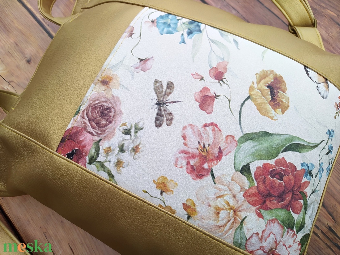 Arany virágos textilbőr hátizsák - táska & tok - hátizsák - hátizsák - Meska.hu