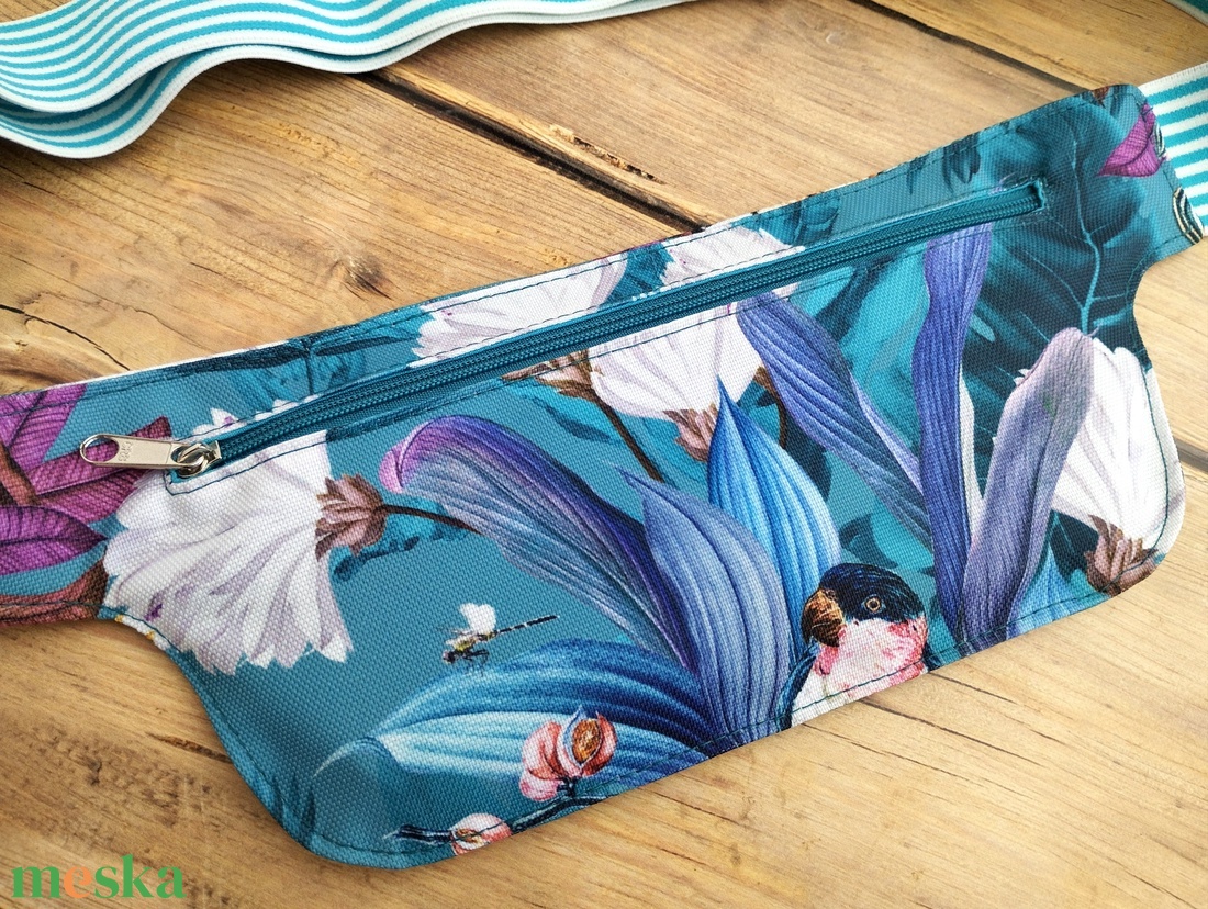 Türkiz virágos futós övtáska  - táska & tok - övtáska - Meska.hu