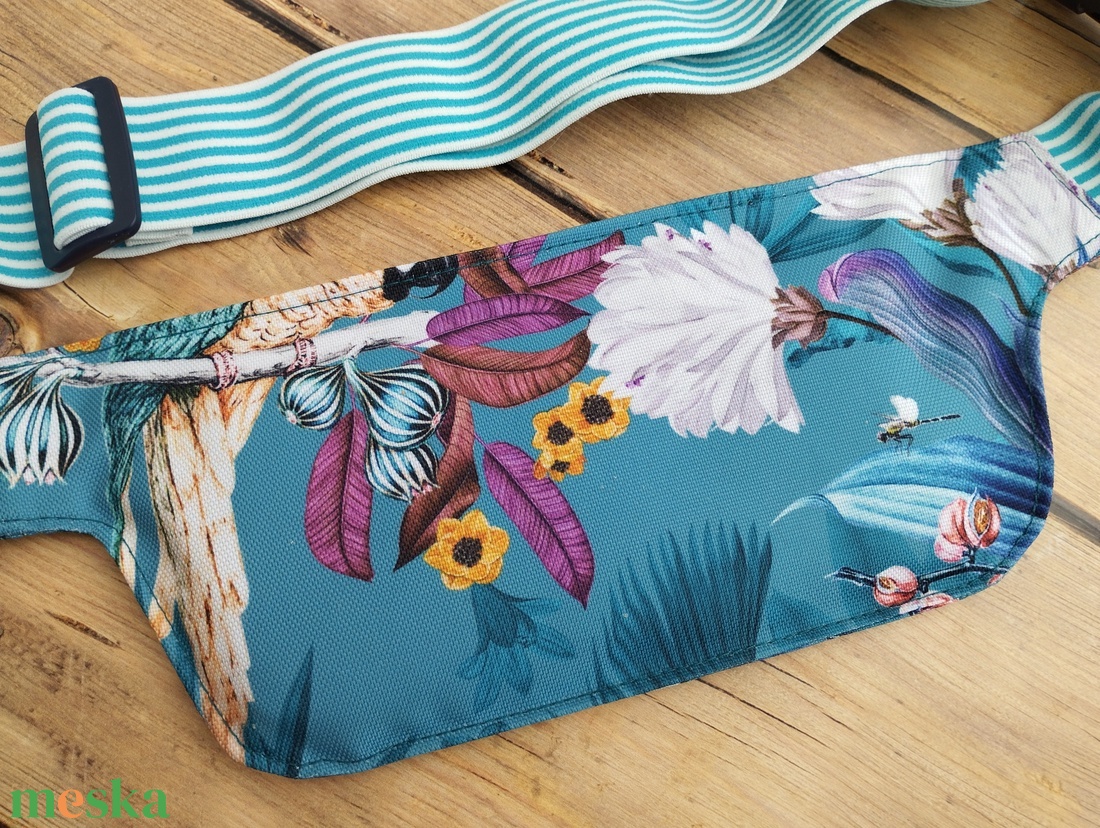Türkiz virágos futós övtáska  - táska & tok - övtáska - Meska.hu