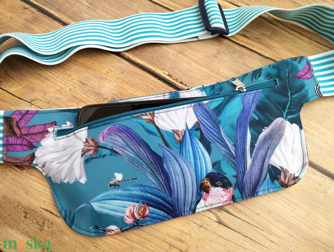 Türkiz virágos futós övtáska  - táska & tok - övtáska - Meska.hu