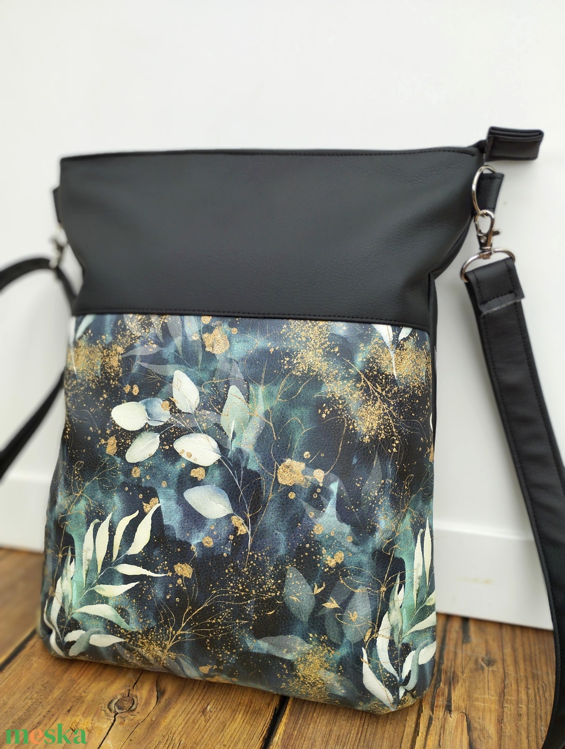 Fekete textilbőr leveles válltáska  - táska & tok - kézitáska & válltáska - válltáska - Meska.hu