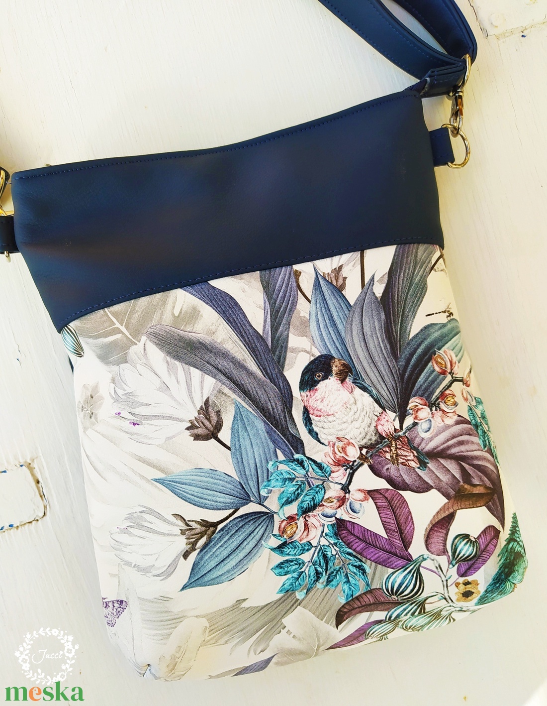 Sötétkék madaras-virágos textilbőr válltáska  - táska & tok - kézitáska & válltáska - válltáska - Meska.hu